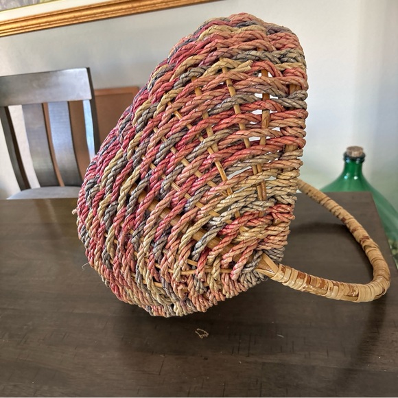 Handwoven Multicolor Basket Large Buttocks Basket Multicolored Farmhouse - Picture 6 of 9